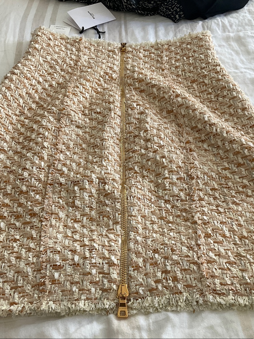 Balmain Beige Tweed Pencil Skirt with Gold Buttons - Picture 5 of 10